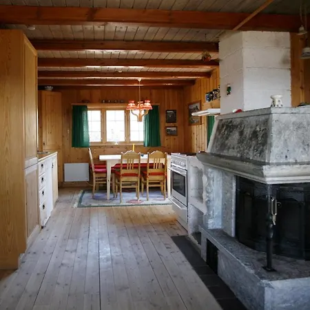 Old Vibe, Perfect For Families Or Couples Apartment *