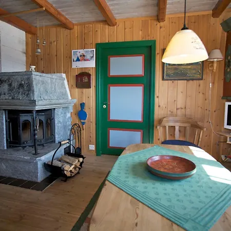 Old Vibe, Perfect For Families Or Couples Apartment