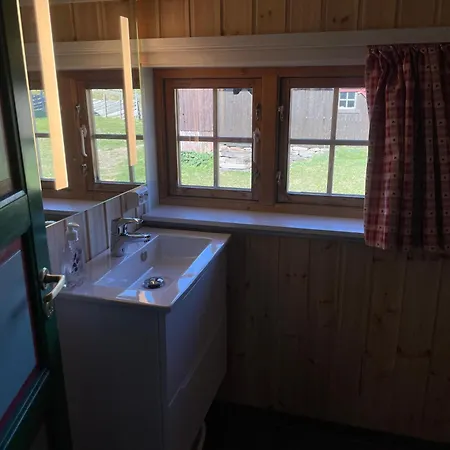 Old Vibe, Perfect For Families Or Couples